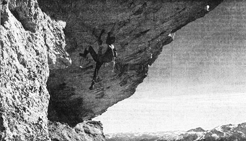 Climber in the overhang of the Chaeserrugg-Suedwand